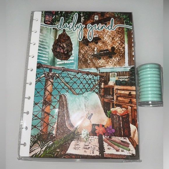 Angie Bellmare The Daily Grind Clip-in Planner
Treehouse Cover - Picture 2 of 6